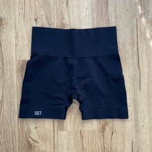 Set Active LIKE NEW size medium black spandex